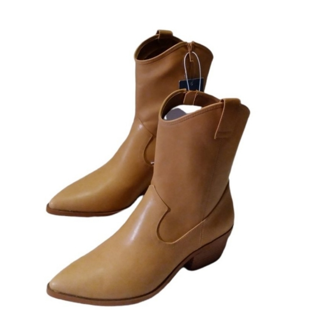 Universal Threads Denise Boots Size 5